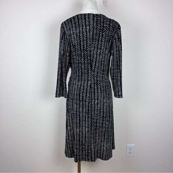 Chicos Travelers Dress Womens 1 Small Graphic Rosemary Wrap Long sleeve Black - Picture 11 of 11